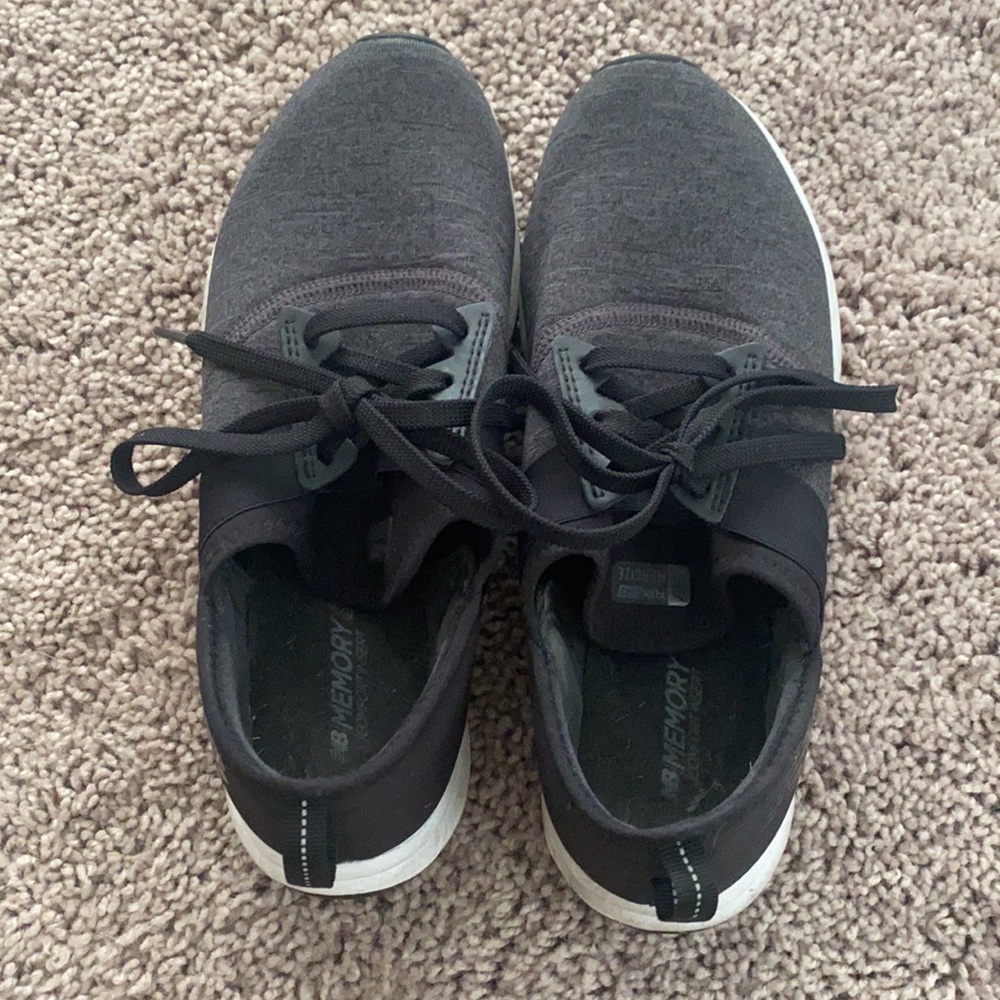 New balance sneakers - Picture 3 of 9